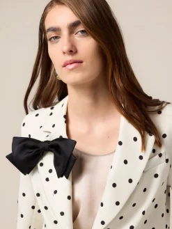 Blazer corto a pois con fiocco