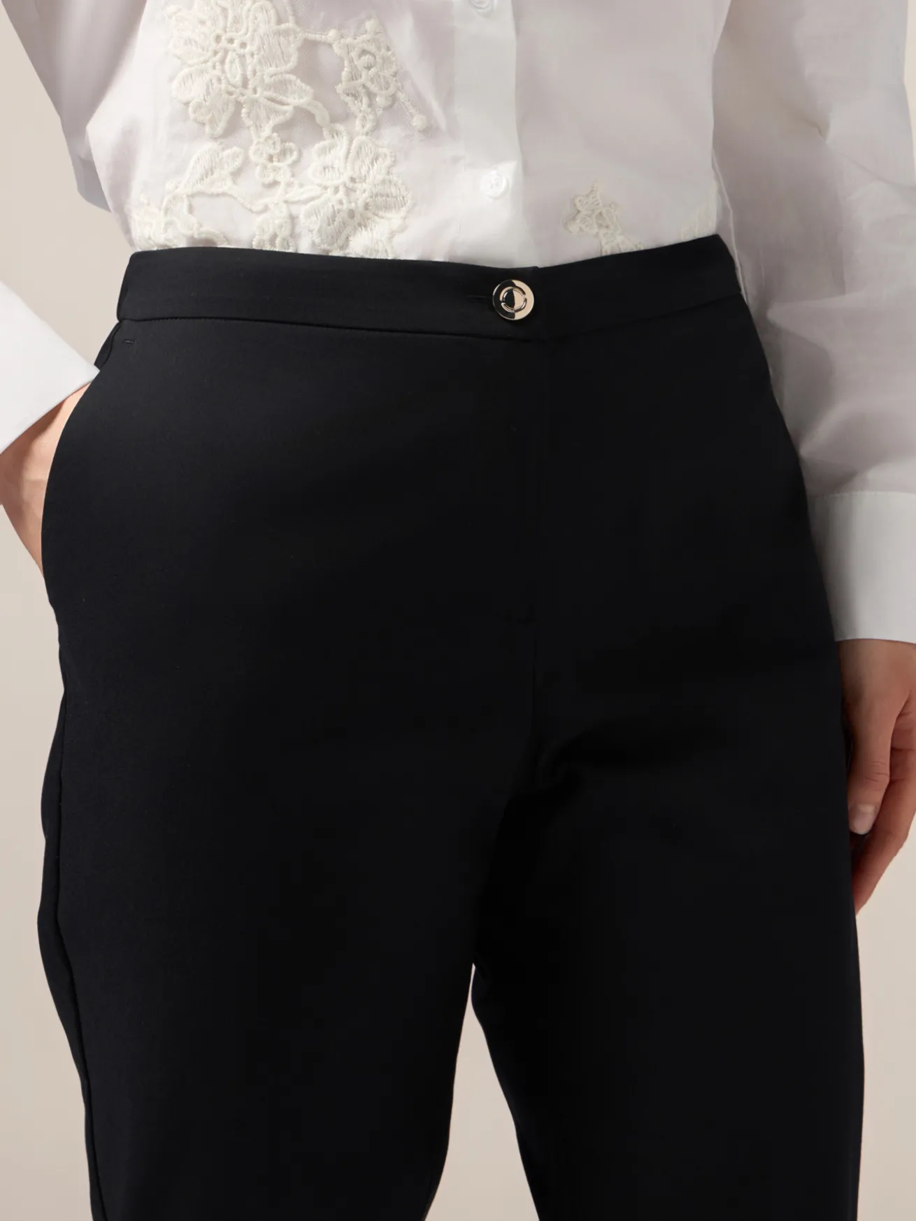 Chinos in raso di cotone