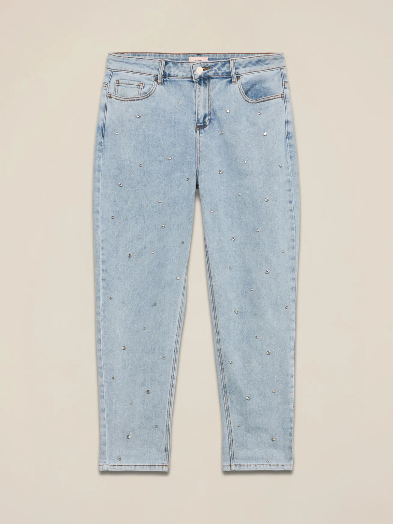 Jeans boyfit con castoni