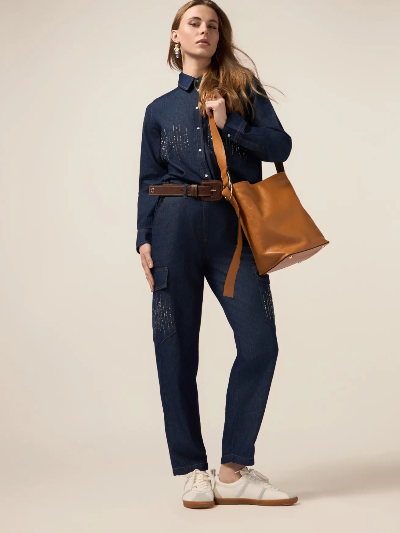 Jeans cargo con micro cristalli