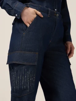 Jeans cargo con micro cristalli