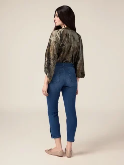 Jeans con cintura e fibbia gioiello