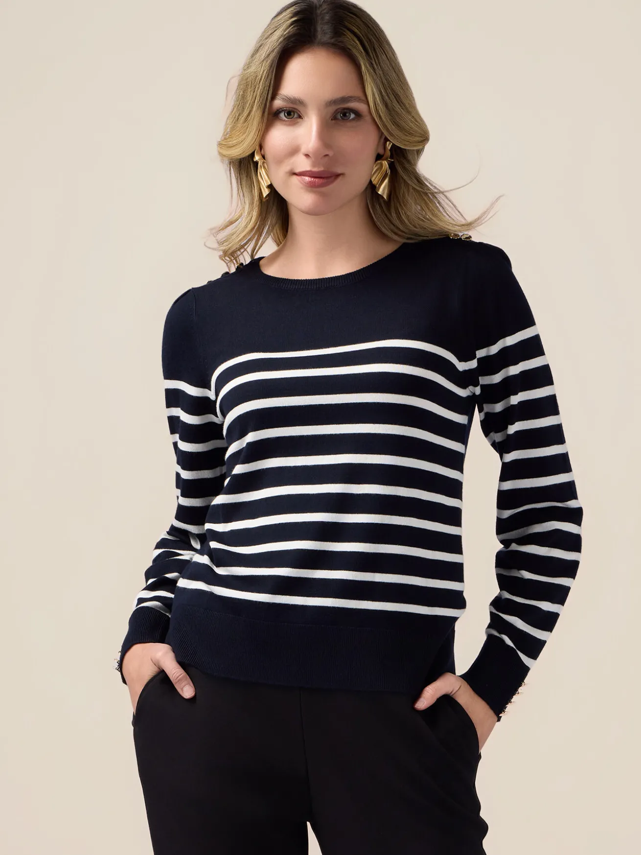 Maglia a righe con bottoni metallici
