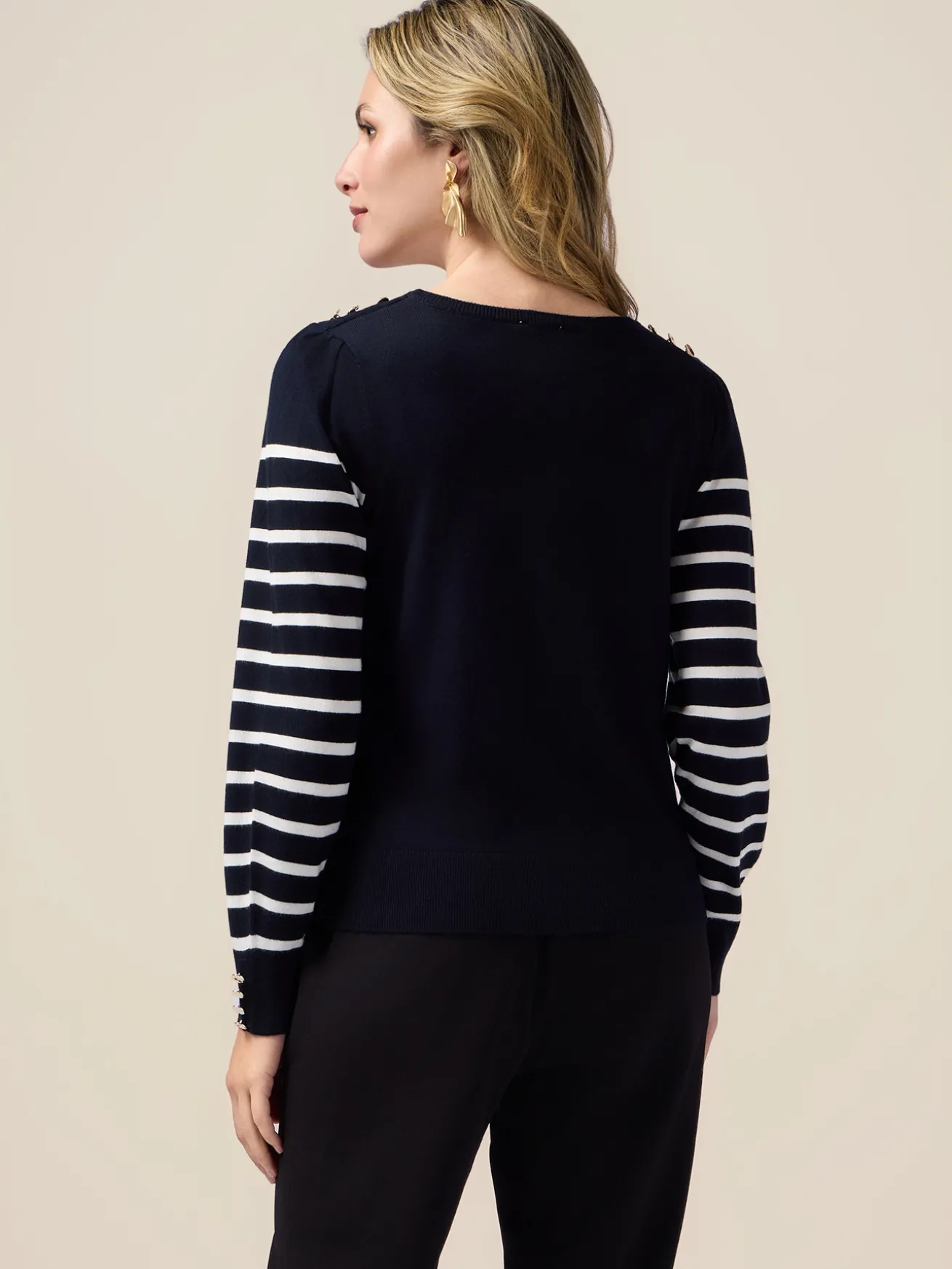 Maglia a righe con bottoni metallici