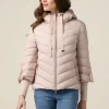 Piumino lightweight con cappuccio e polsini