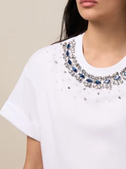 T-shirt con decorazione gioiello