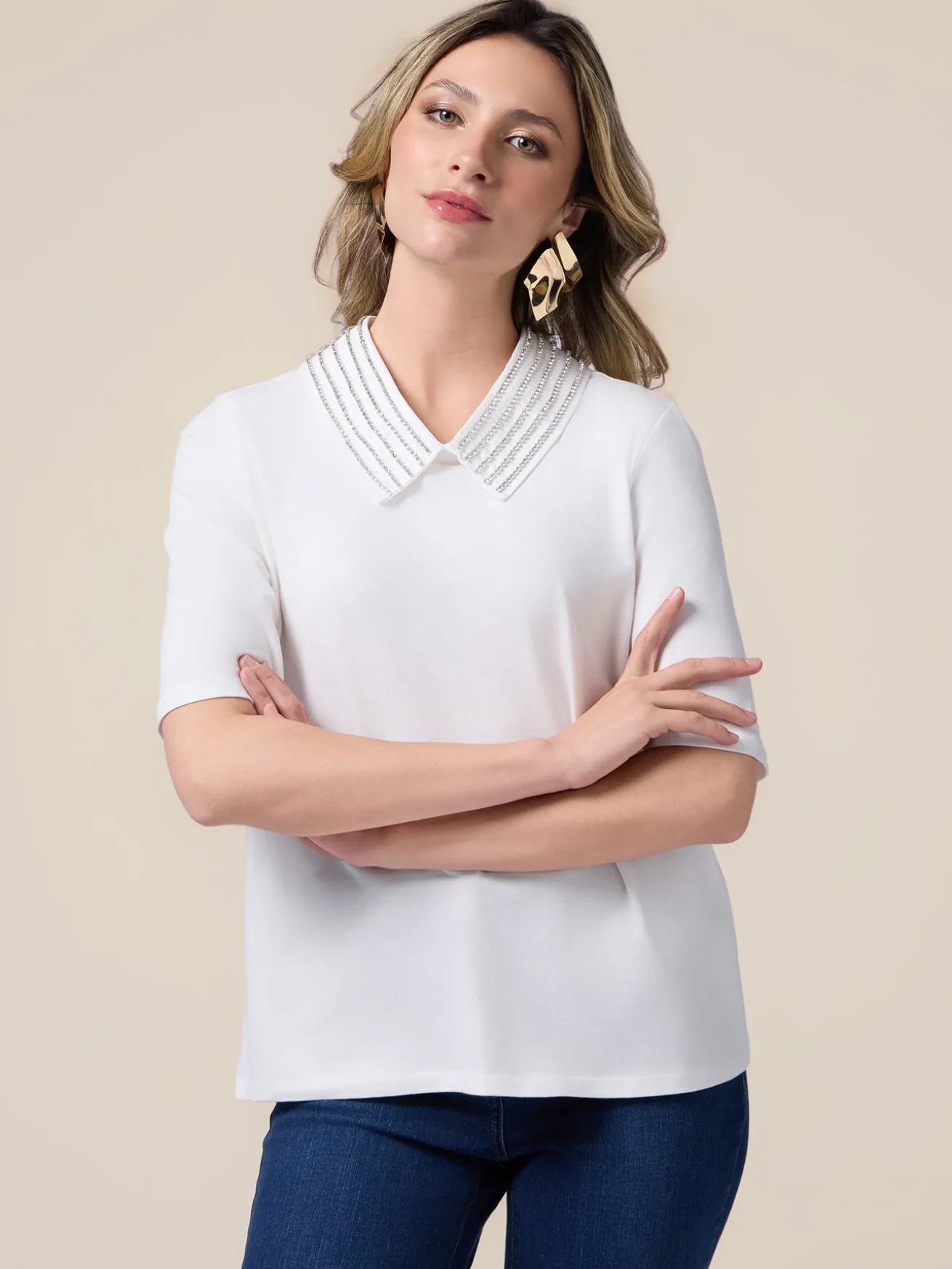 T-shirt maniche corte con colletto gioiello