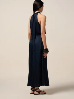Vestito lungo in raso con spilla a fiore