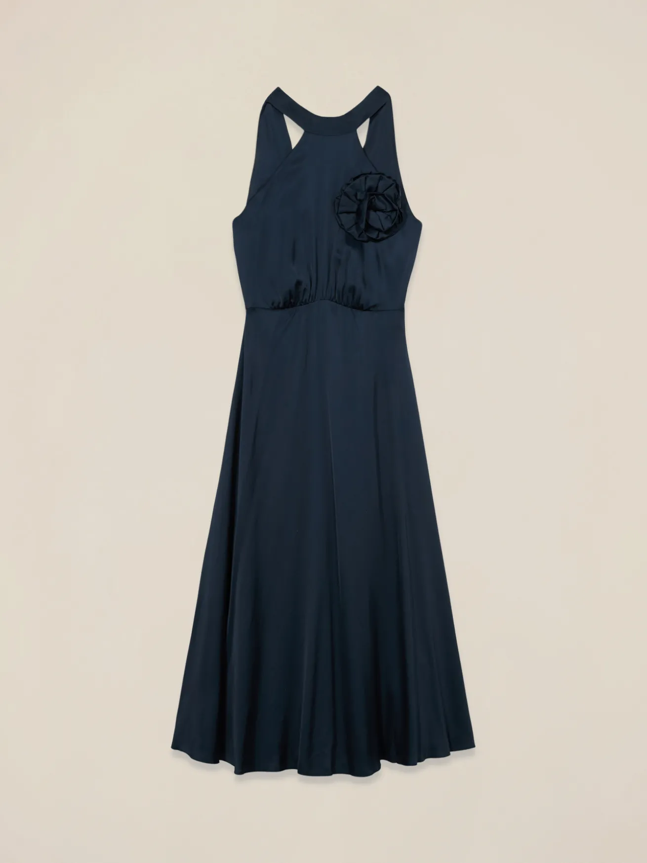 Vestito lungo in raso con spilla a fiore
